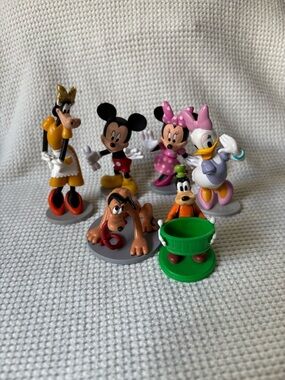 Disney MICKEY MOUSE  MINNIE Daisy CLARABELLE Pluto figures toy CAKE TOPPER lot